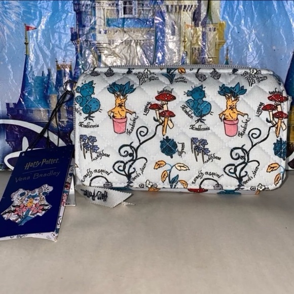 Vera Bradley Accessories - Harry Potter x Vera Bradley herbology all in one cellphone wallet NWT